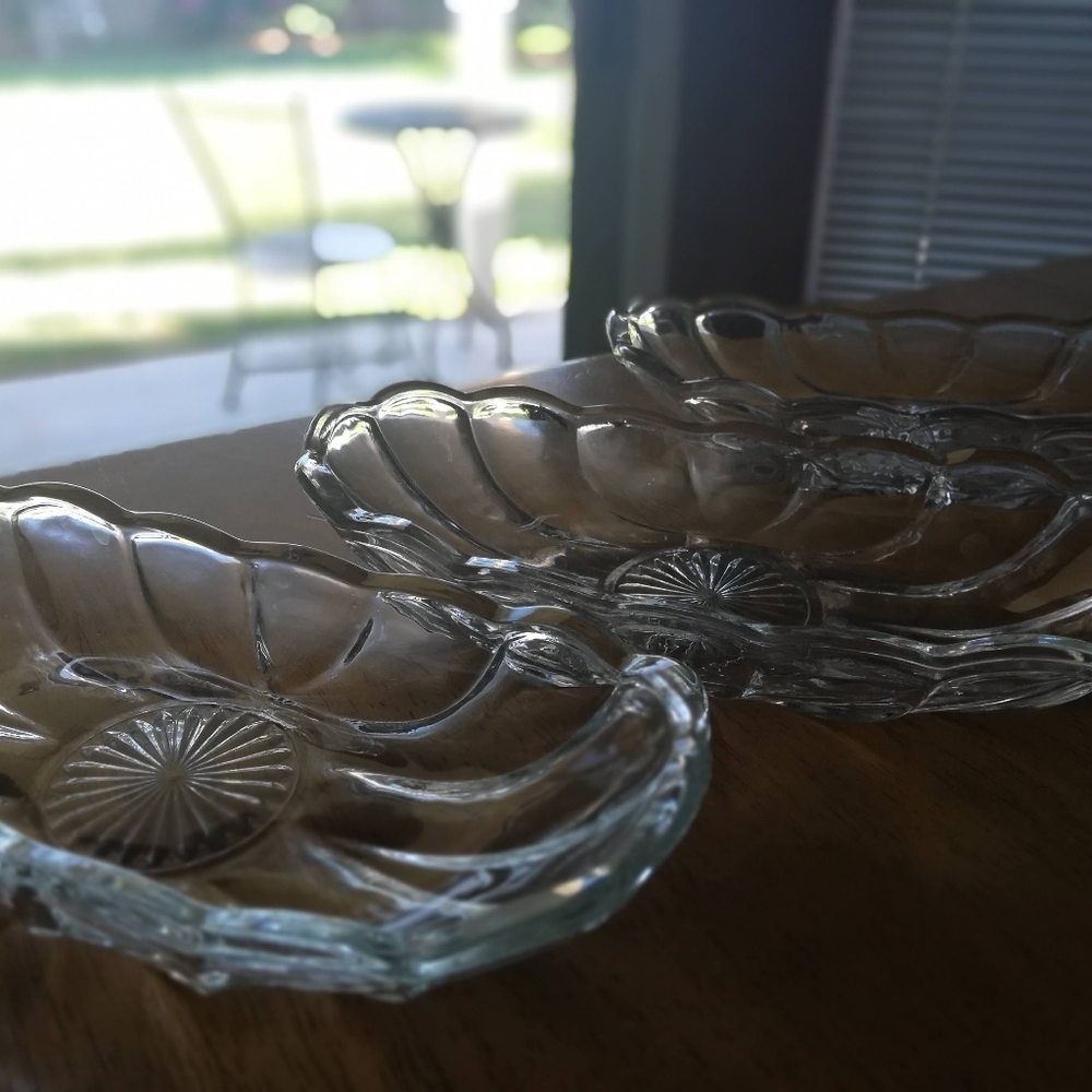 Banana Split Glass Plates - Picture 2 of 8